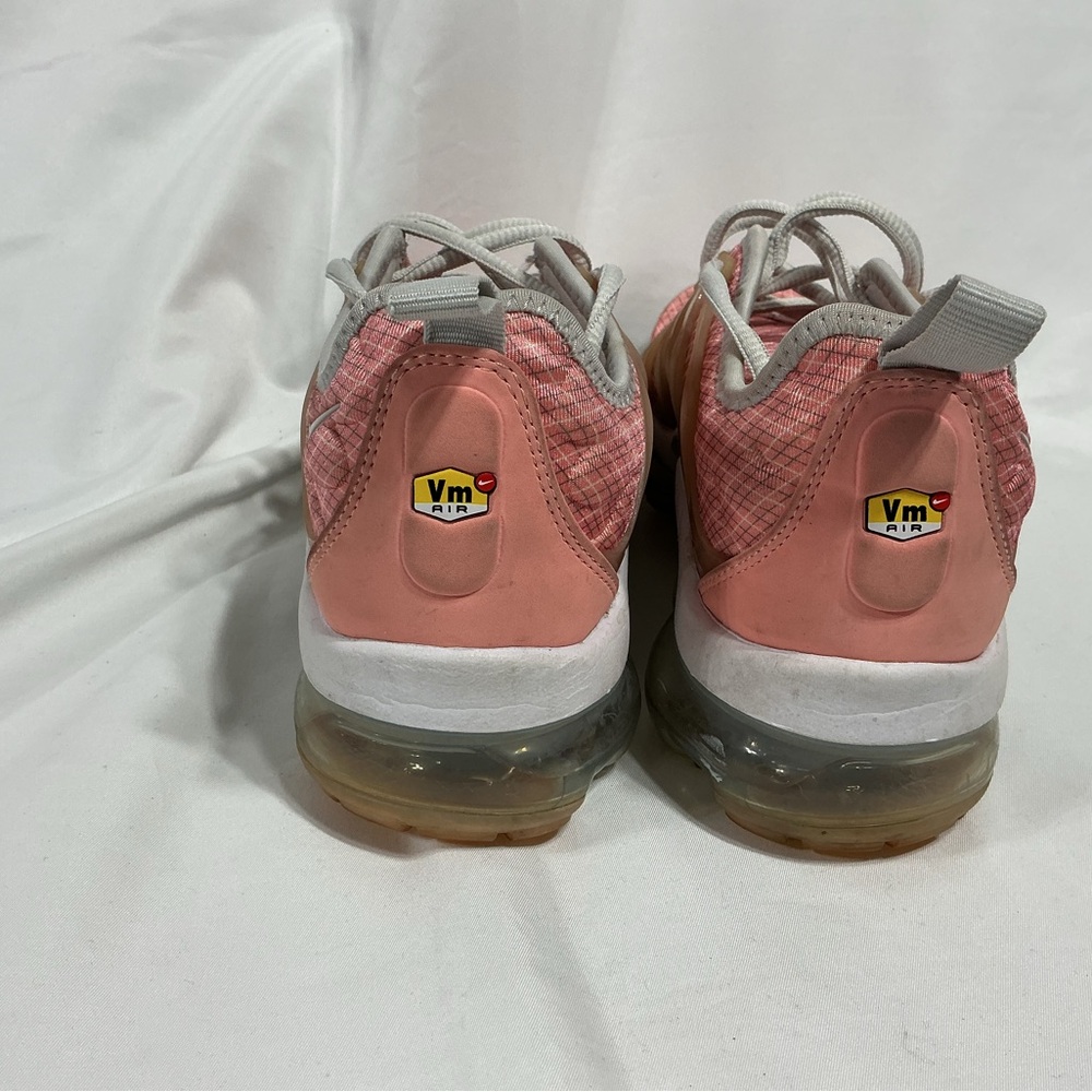 Nike Air VaporMax Plus "Bleached Coral" - Women’s Size 7 - Picture 4 of 8